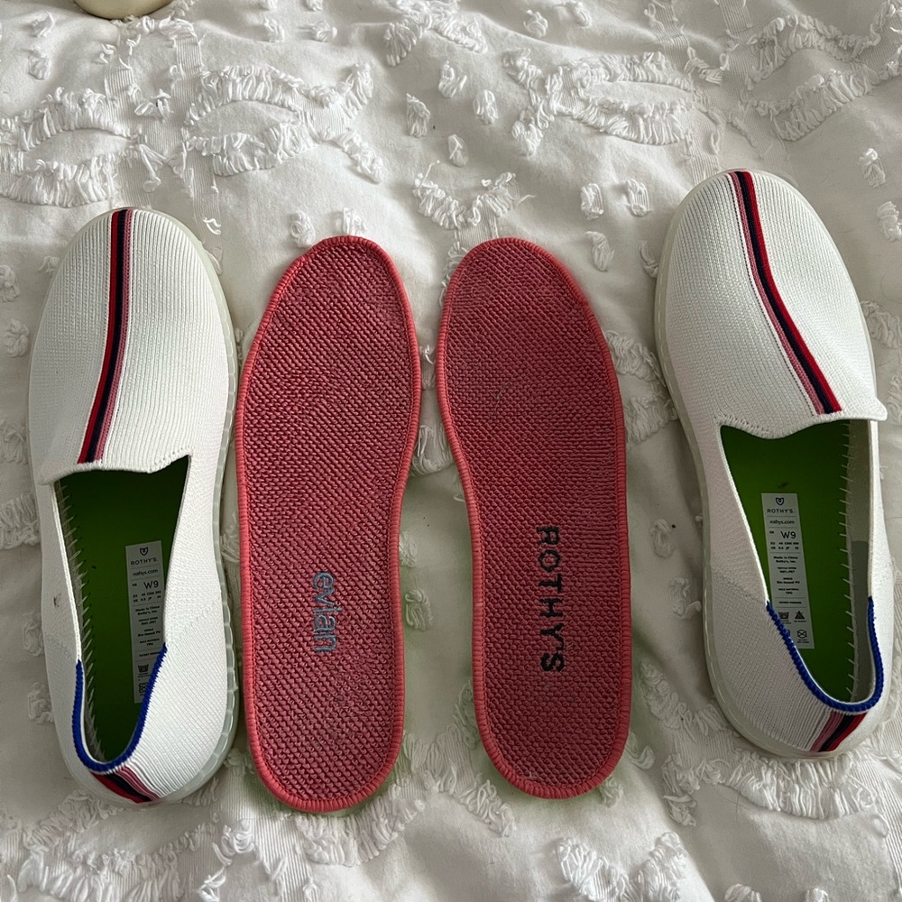 EUC Evian Rothy’s size 9